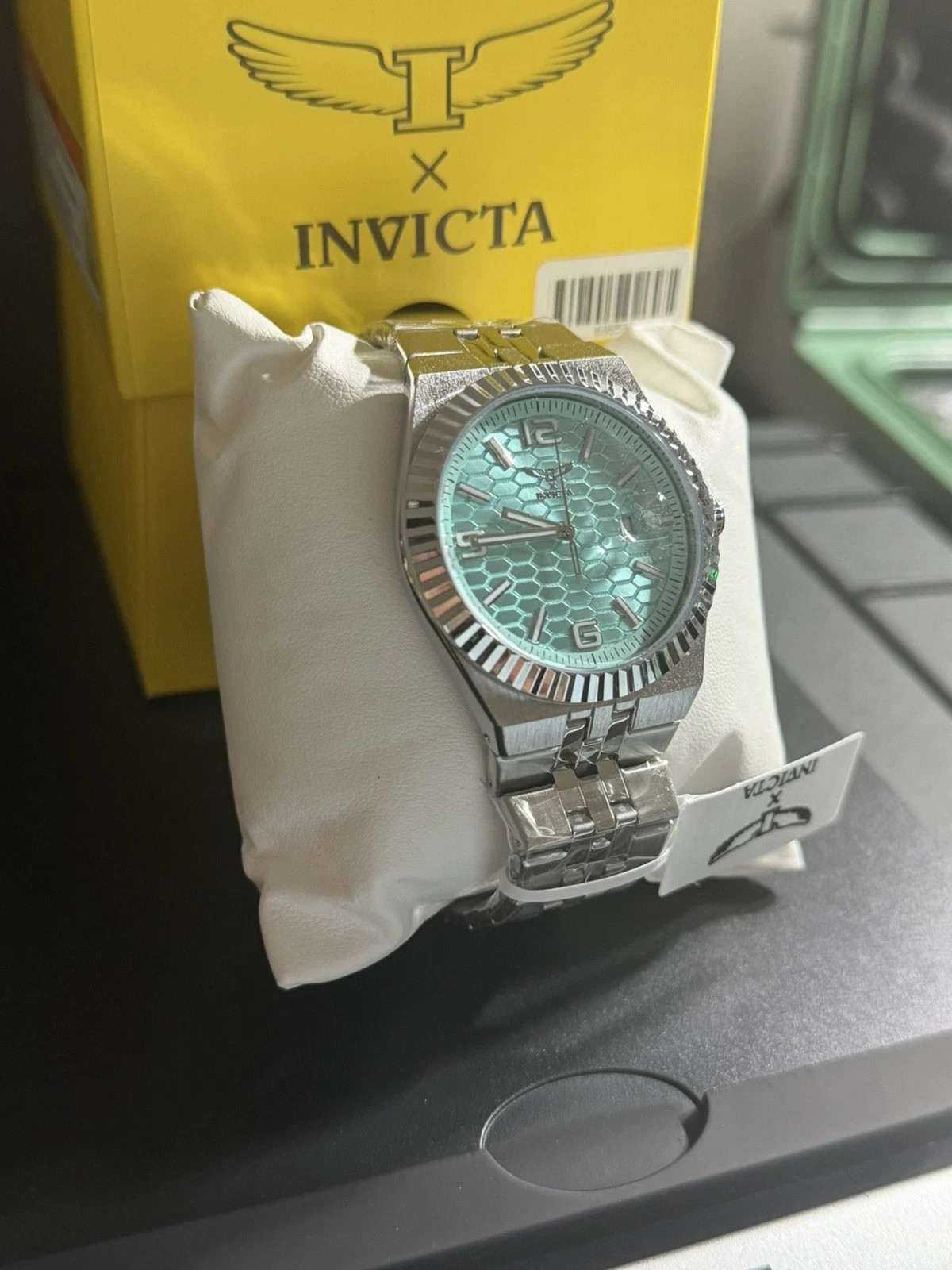 Invicta Specialty Quartz Watch Blue Textured Dial 40mm – NEW with warranty