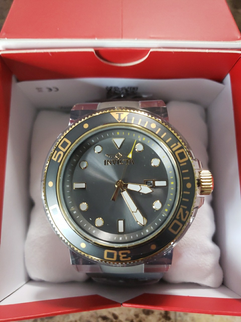 Invicta Pro Diver Men’s Watch – 51.5mm, Grey, Transparent 32335 NEW