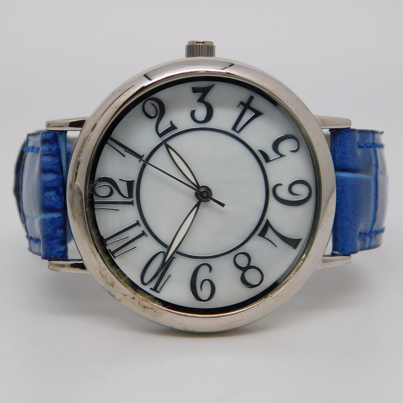 Genuine Leather Mother-of-Pearl Dial Quartz Analog Women’s Watch New Battery