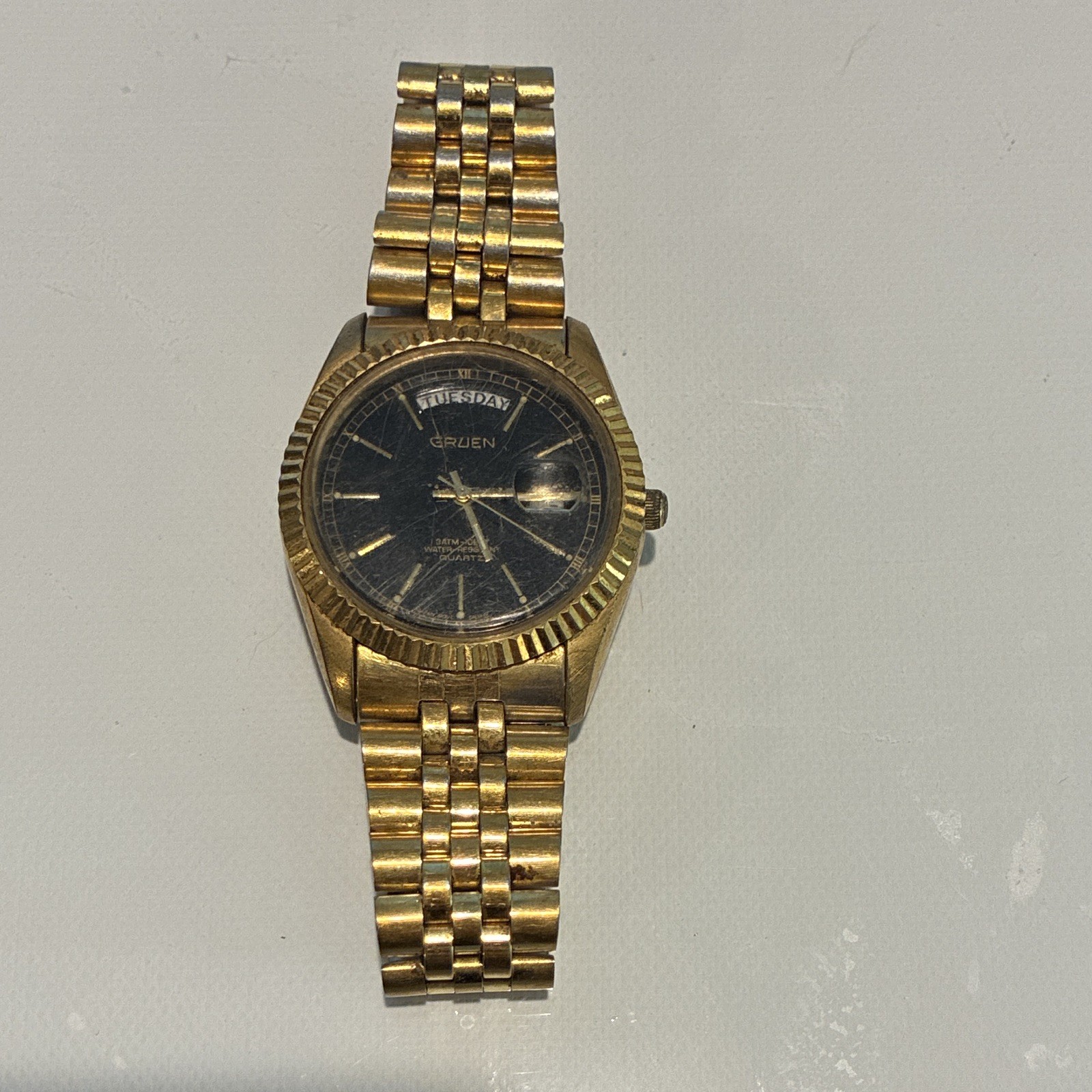 Vintage Gruen Day Date Gold Tone Quartz Wristwatch Men’s 219-3W50
