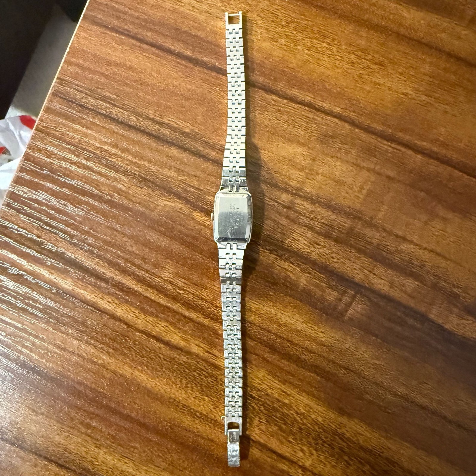 Vintage Seiko Quartz Women’s Rectangular Tank Watch with Silver-Tone Bracelet