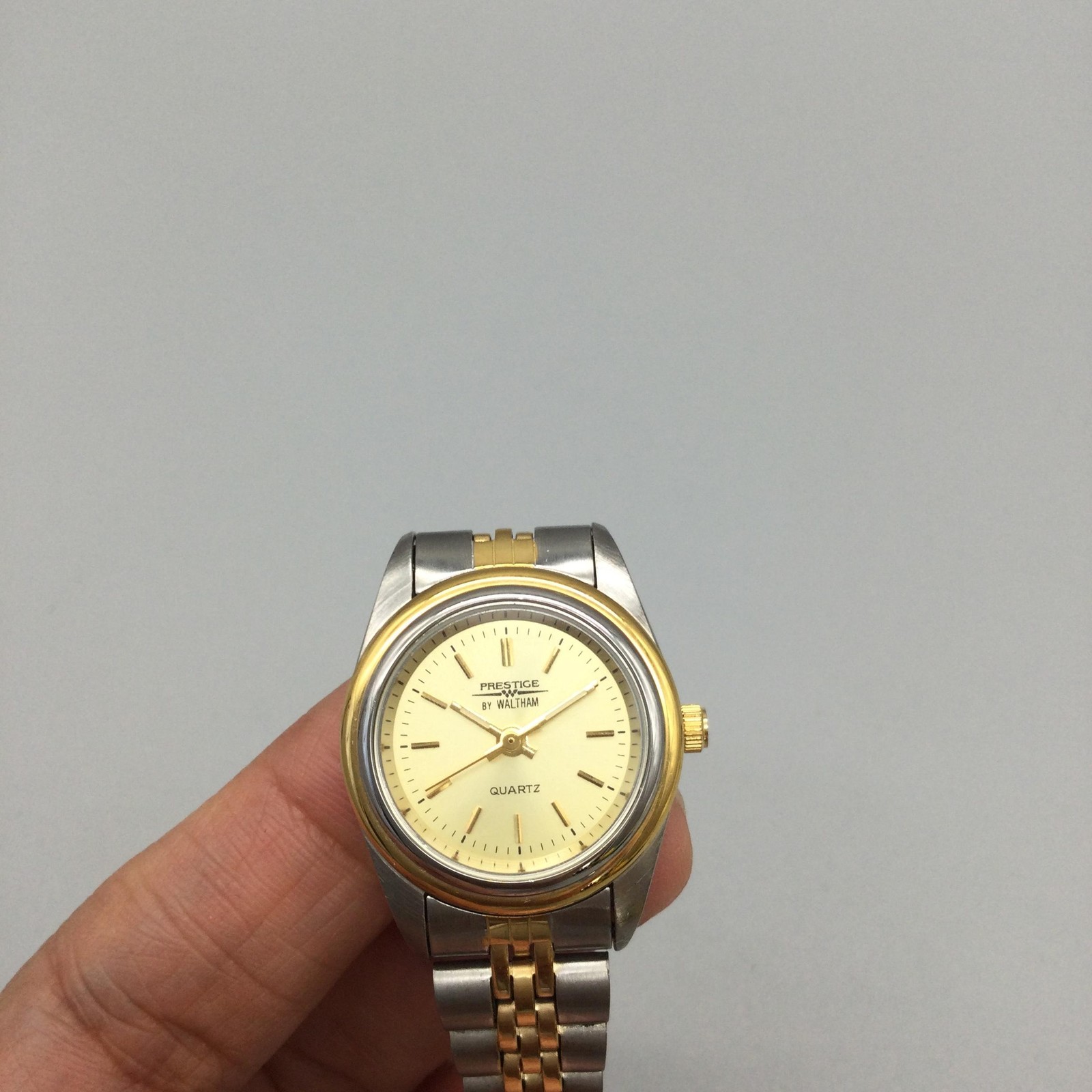 Waltham Prestige Womens Watch 24mm Silver Gold Tone Bracelet New Battery 7″
