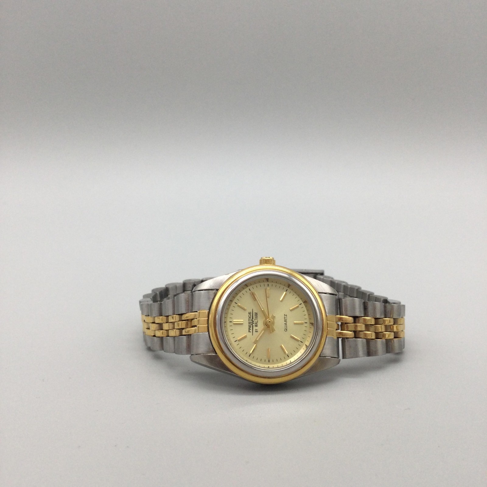 Waltham Prestige Womens Watch 24mm Silver Gold Tone Bracelet New Battery 7″