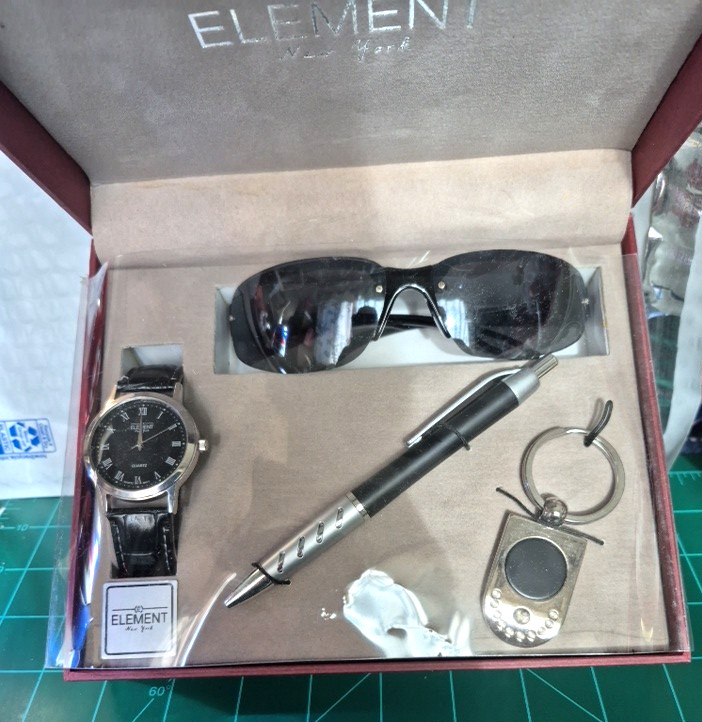 Element New York Mens Gift Box Set Watch Sunglasses Pen Keychain New Batteries