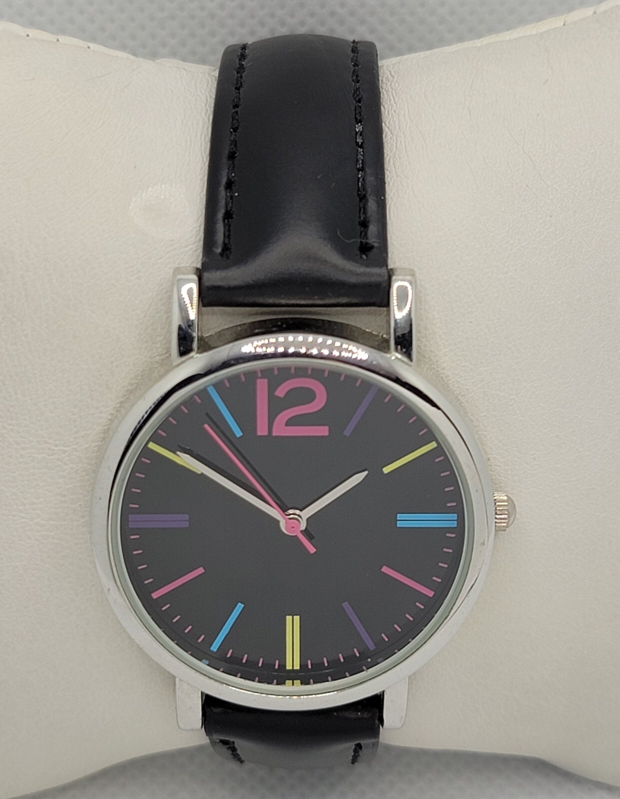 Ladies Classic Round Silver Tone Case Black Dial Colorful Hours Mark Watch L7