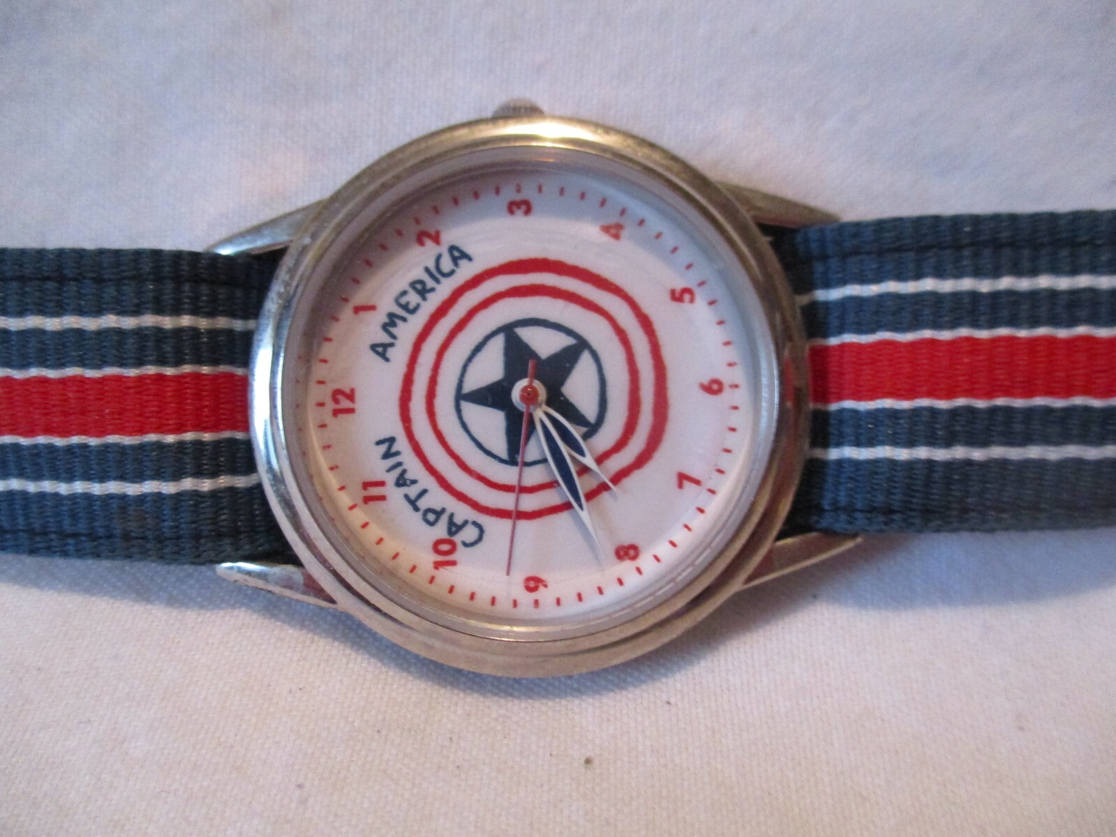 Captain America Watch Red White & Blue Striped Buckle Band Patriotic