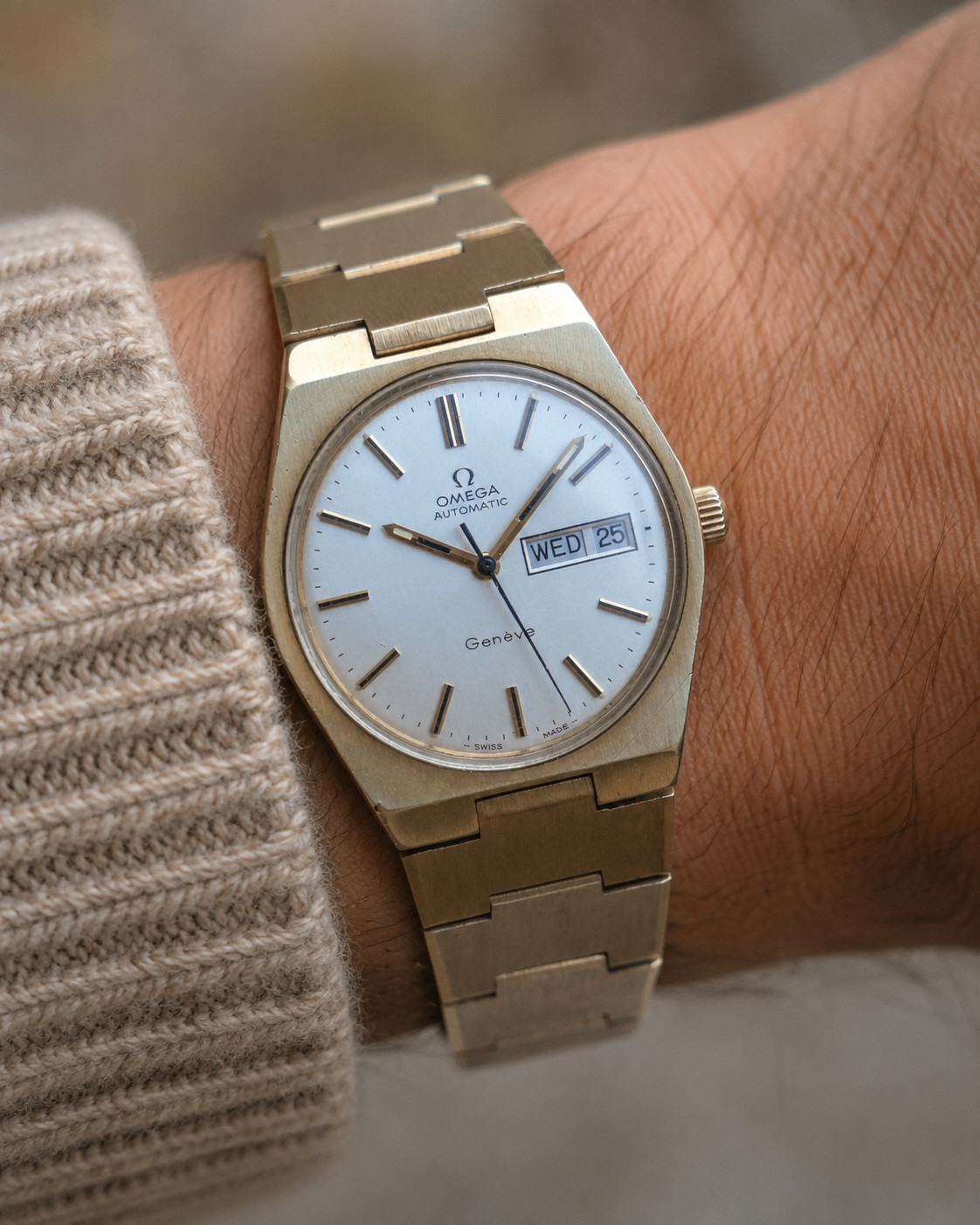 Vintage Omega Geneve Automatic Day Date Gold Plated Integrated Watch 166.0125