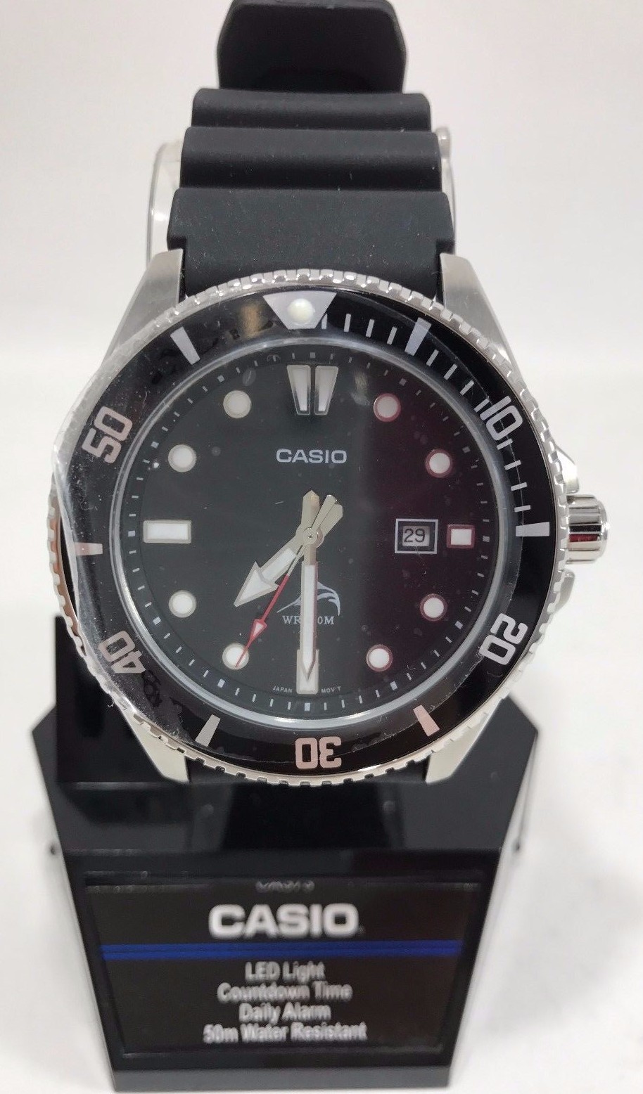 Casio – MDV106-1A – Men’s 200M Black Resin Band Black Dial Analog Dive Watch