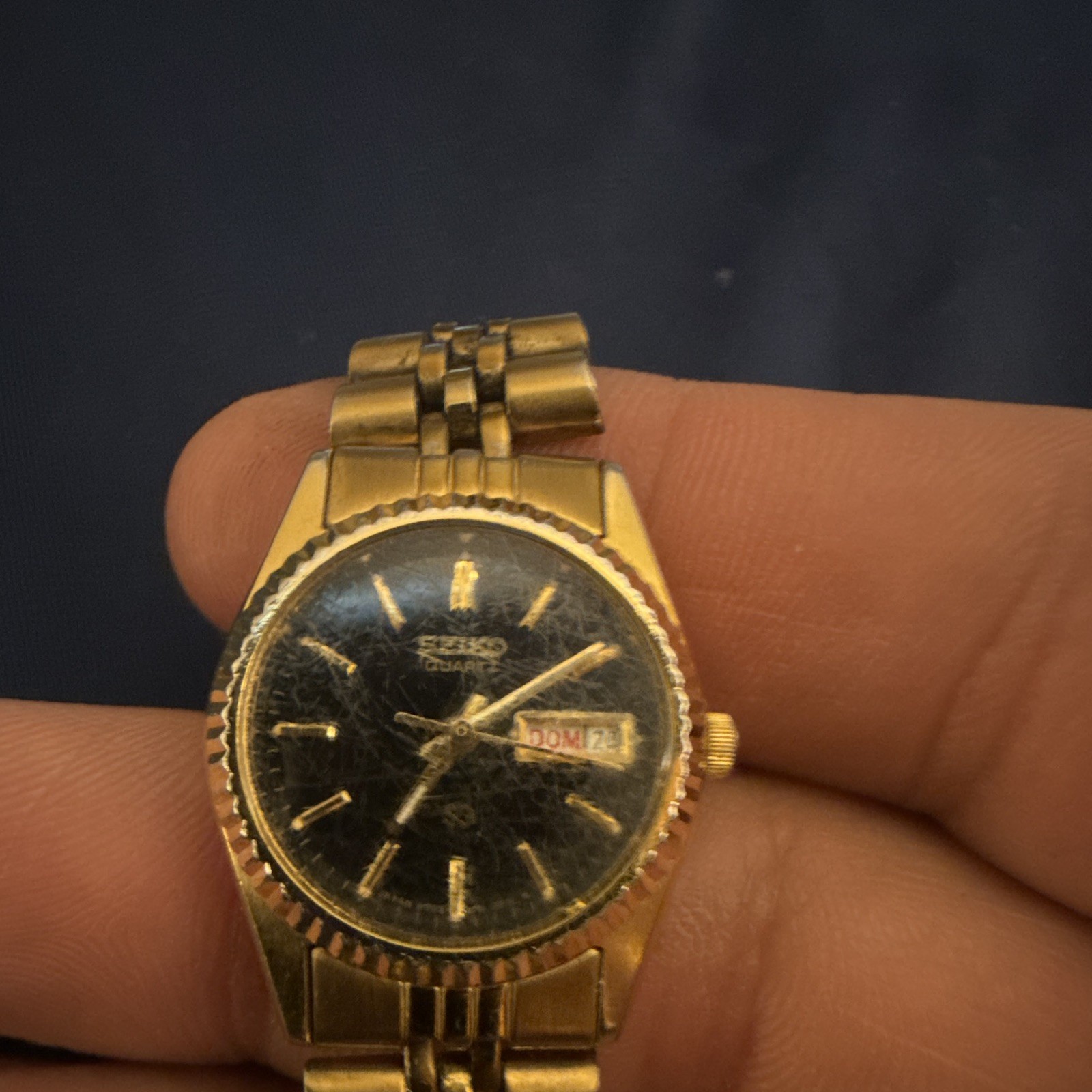 Seiko Quartz women’s Dress Watch Day/Date Black Dial Gold Tone Metal Bracelet