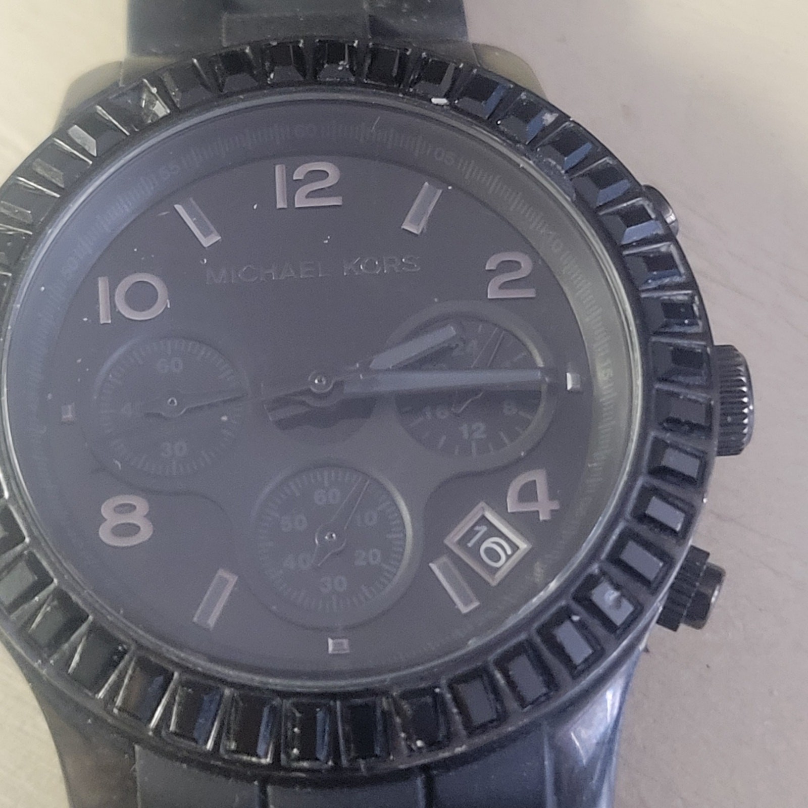MIchael Kors Watch Model MK 5512 Black Case and Dial Band 6 inches closed