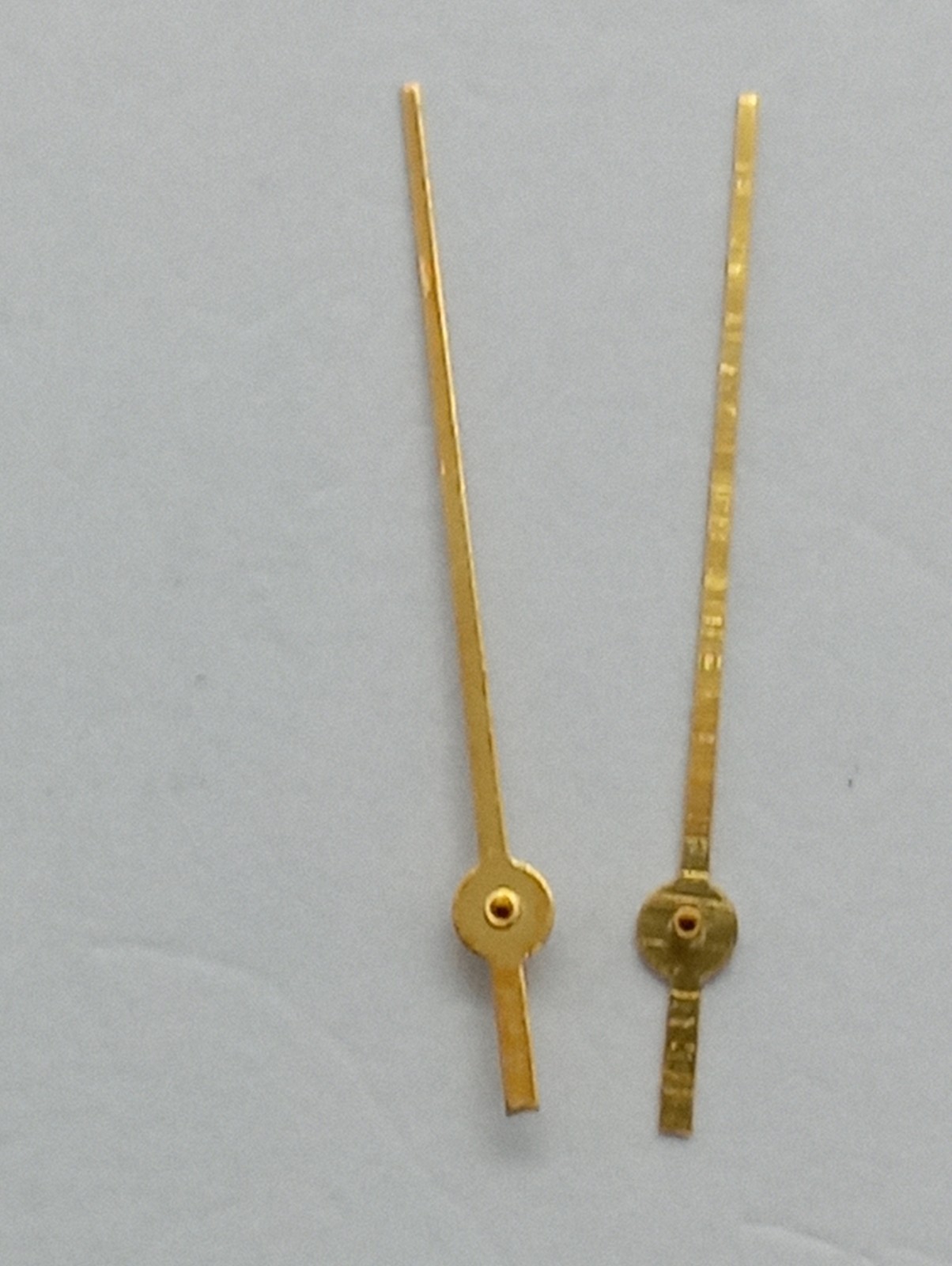 Vintage Lot 2pcs. HOLE Ø 0.170 Sweep SECOND hands Gold Colour 15mm. Watch NOS