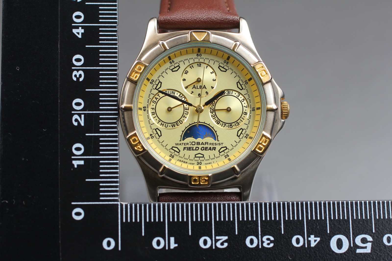 Near Mint Seiko Alba V33F-6A80 Sun & Moon Gold Triple Calendar Qz Men’s Watch