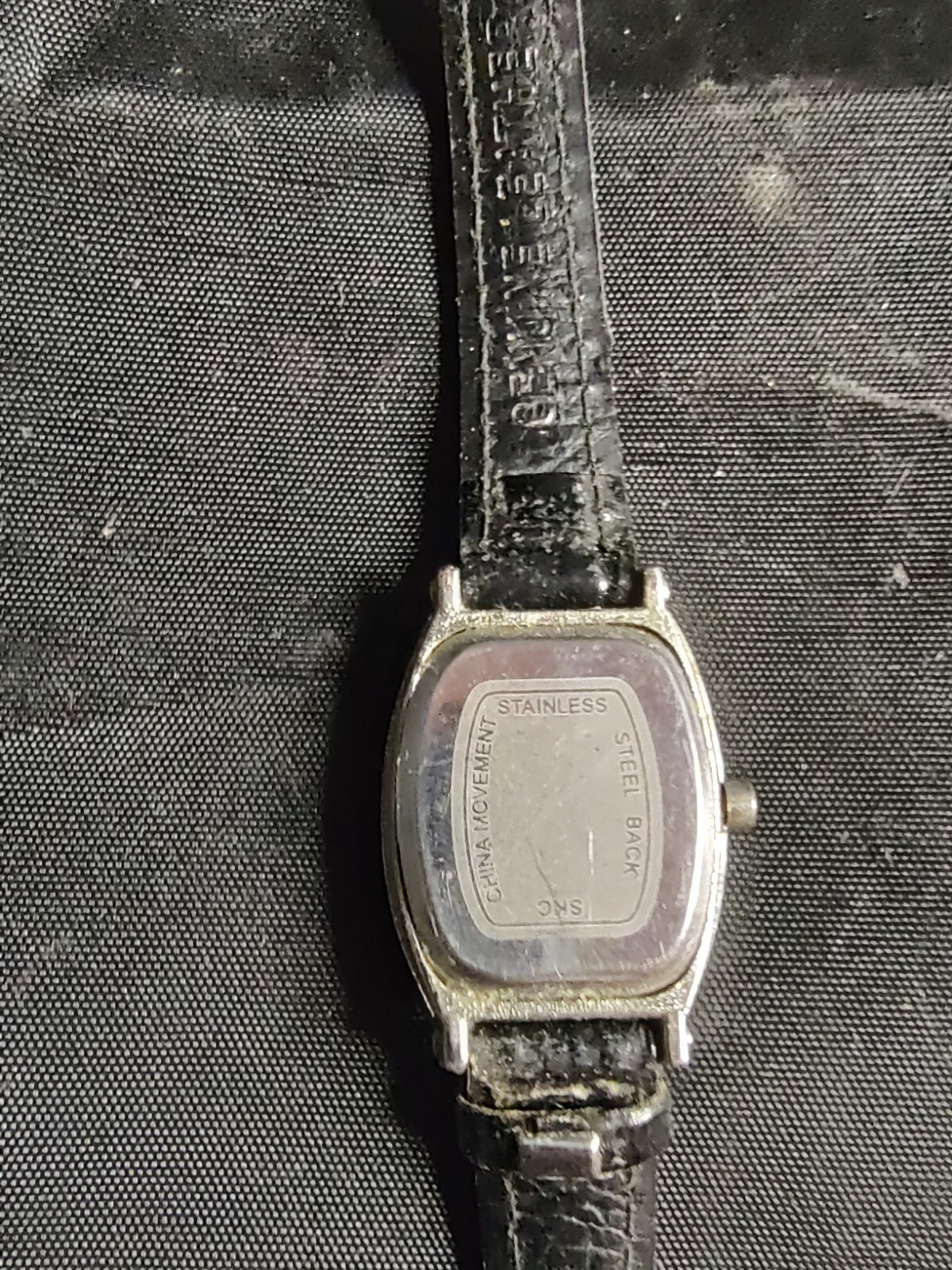 lot of 8 watches for parts NONE TESTED