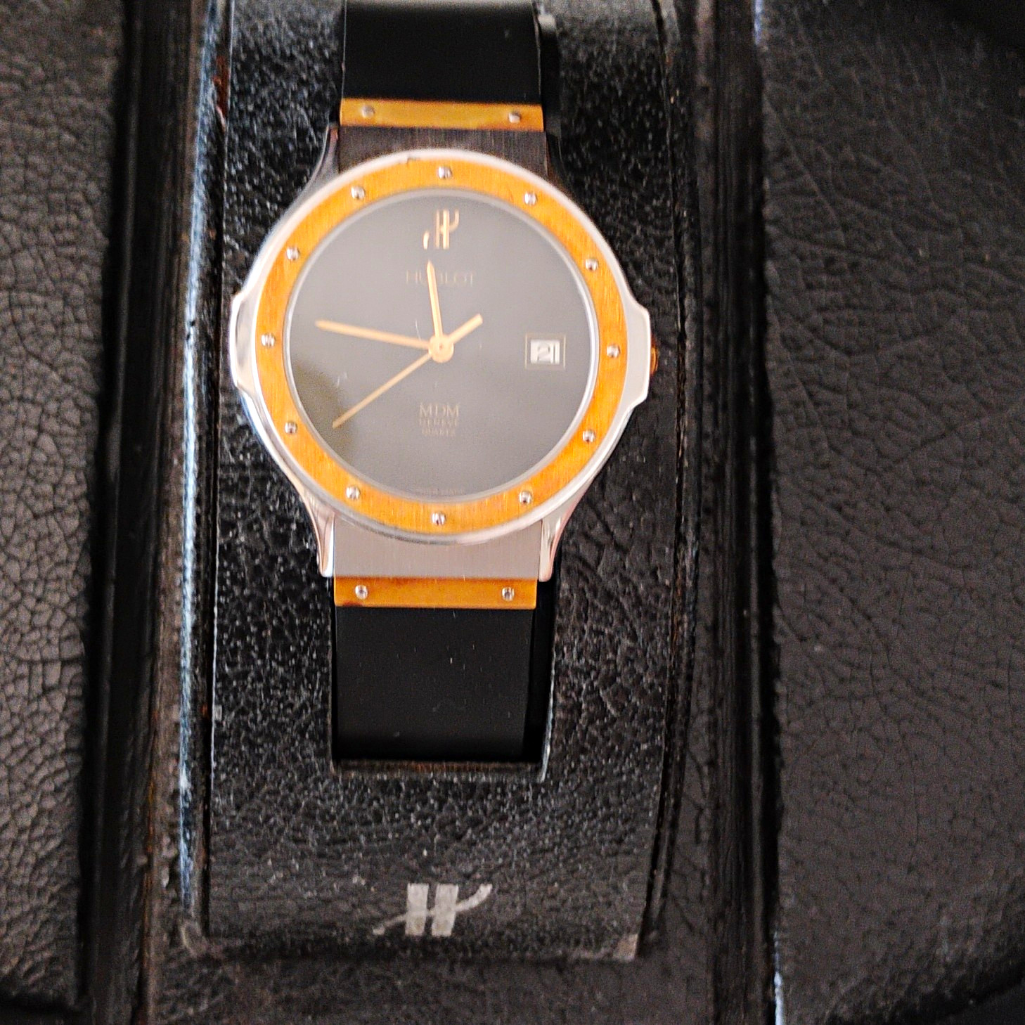 Hublot MDM Quartz Date Black Dial Rubber Strap SS Case Gold/Silver Bezel Box