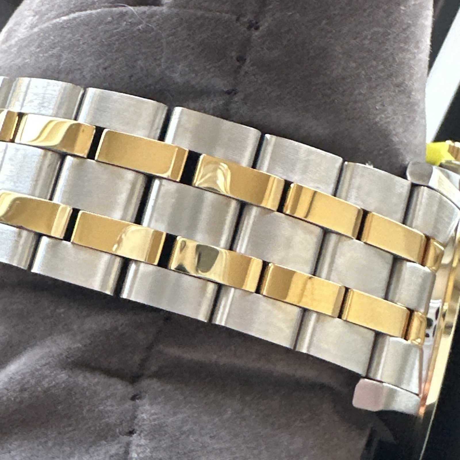 Bulova Sutton Mens Two Tone Stainless Silver Dial Quartz Watch 98B385