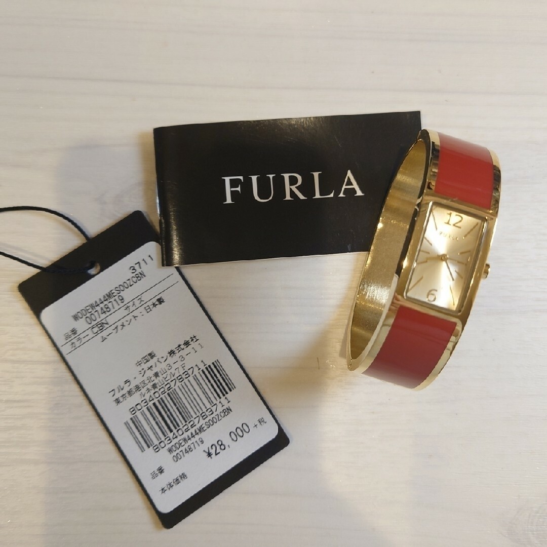 Regular 28 000 yen FURLA Watch Bangle Watch Red