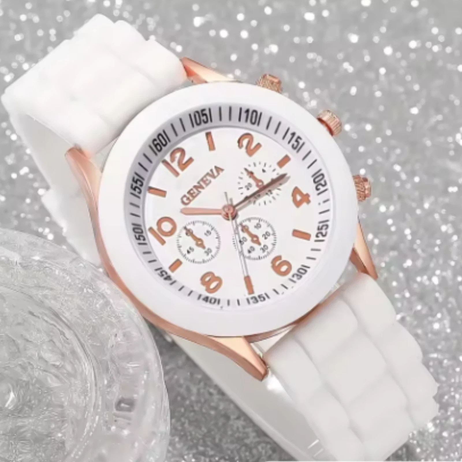 New and stylish white silicone watch for men and women with quartz movement