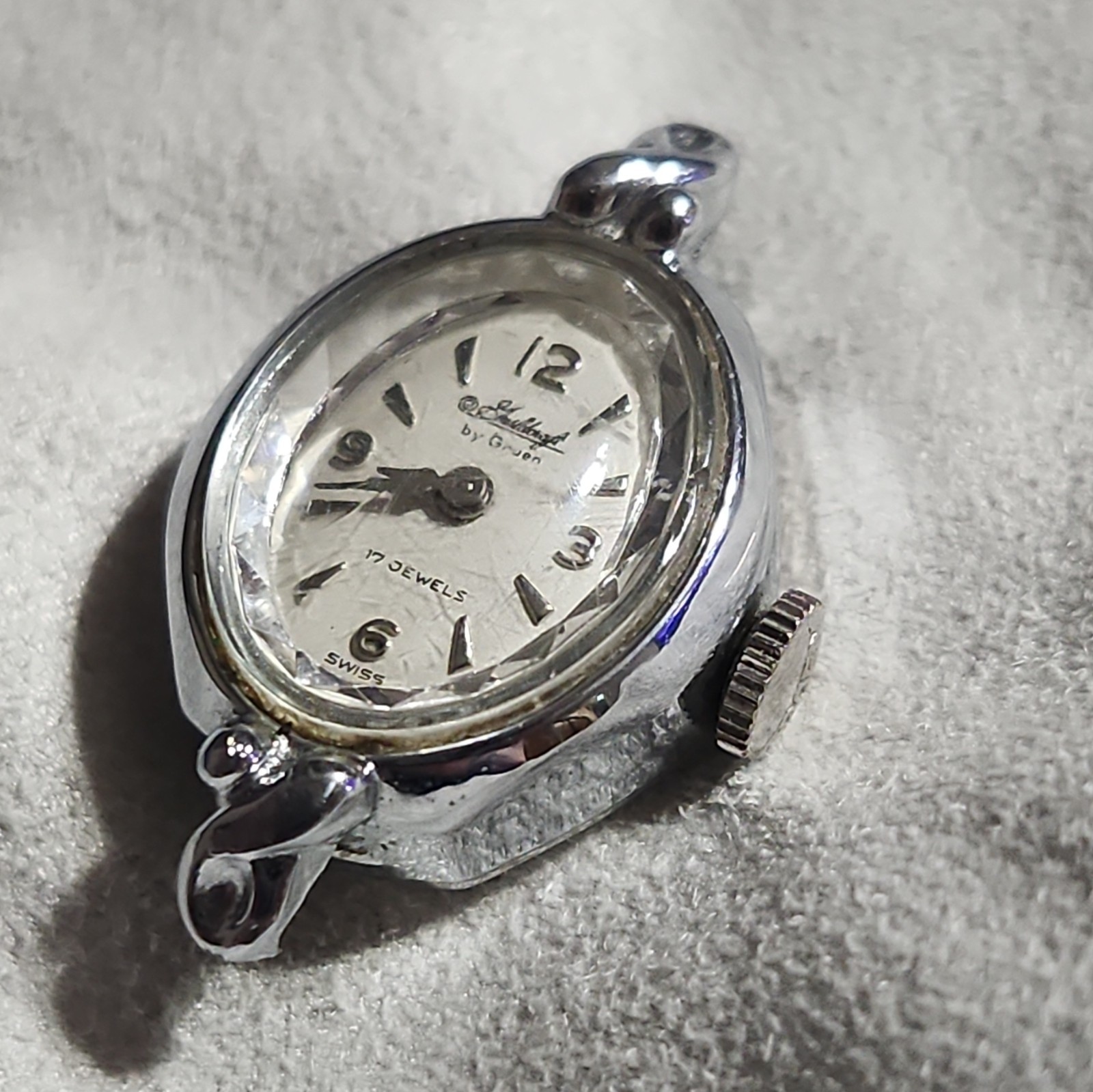 Gruen Ladywood Swiss Made 17J Manual Wind White Dial SS Bracelet RUNNING